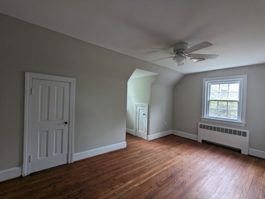 large upstairs bedroom for rent in goochland